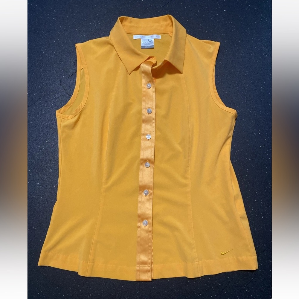 Nike Golf Women’s Dri-Fit Sleeveless Shirt. Orange. Size S (4-6) P  CH Button